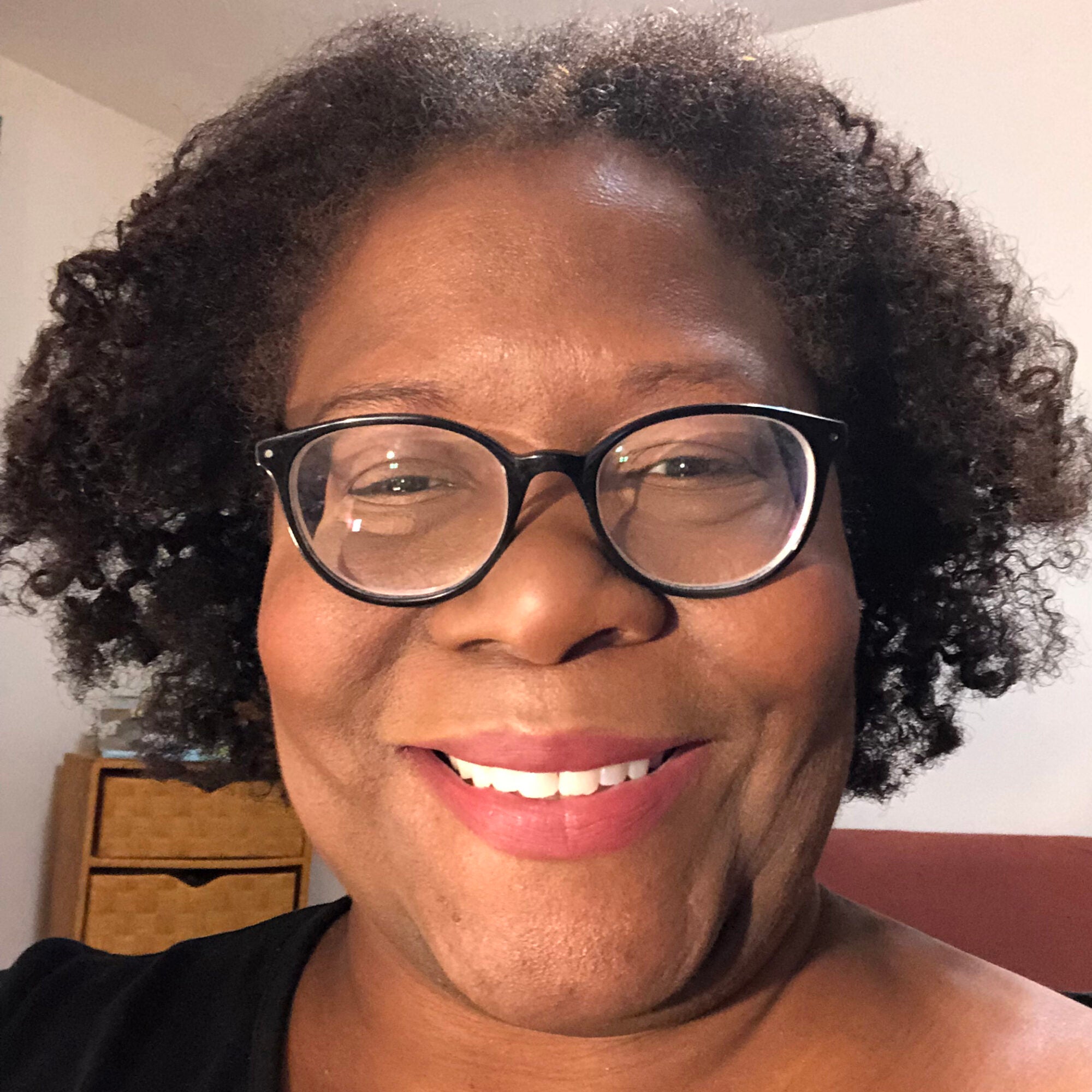 Leah_Samuel_Headshot_sq2